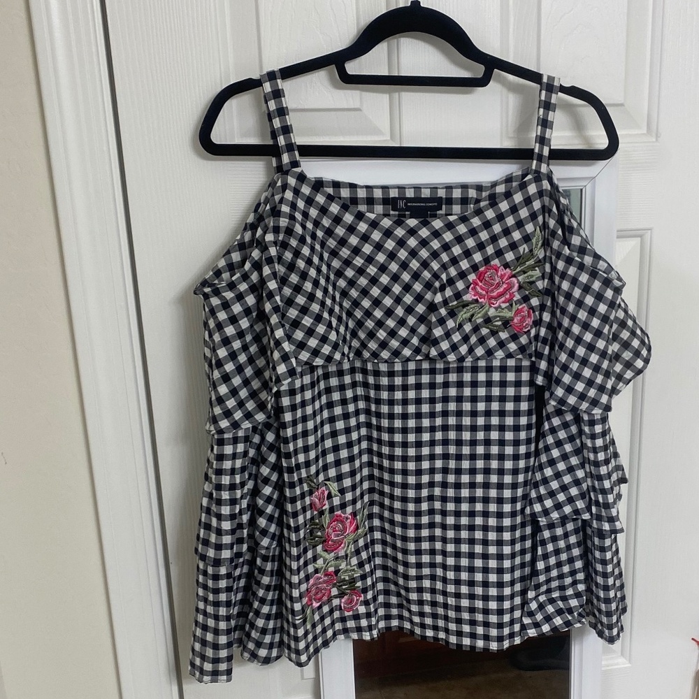 Off shoulder with strap top (M)